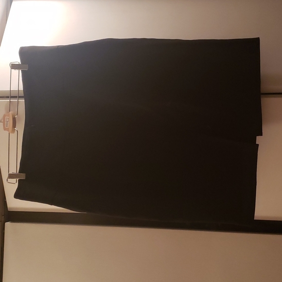 Ricki’s Size 14 "Miracle" Pencil Skirt - Picture 8 of 8